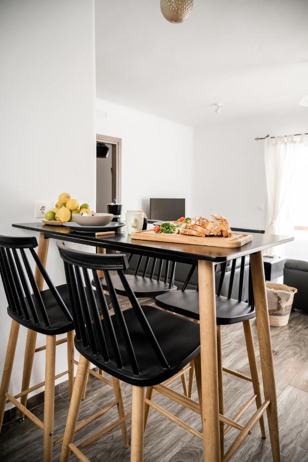Aniko Suites Psarou Псару Екстериор снимка