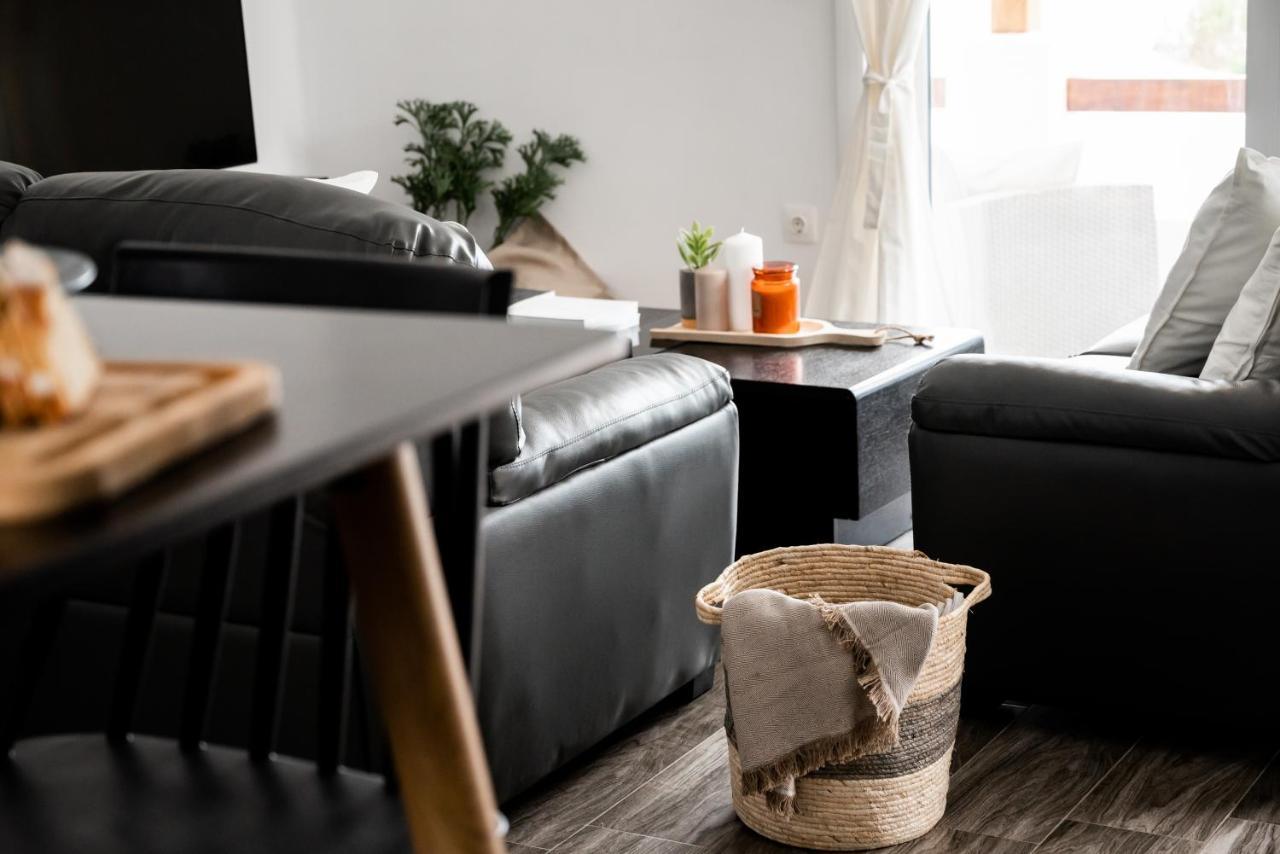 Aniko Suites Psarou Псару Екстериор снимка
